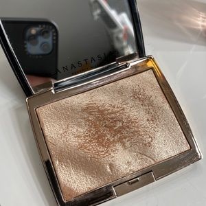Anastasia Beverly Hills Amrezy Highlighter